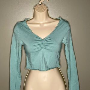 Long sleeve crop top